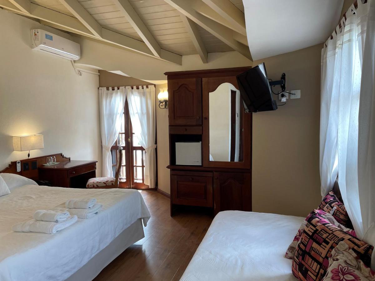 Hotel Santa Catalina Río Cuarto エクステリア 写真