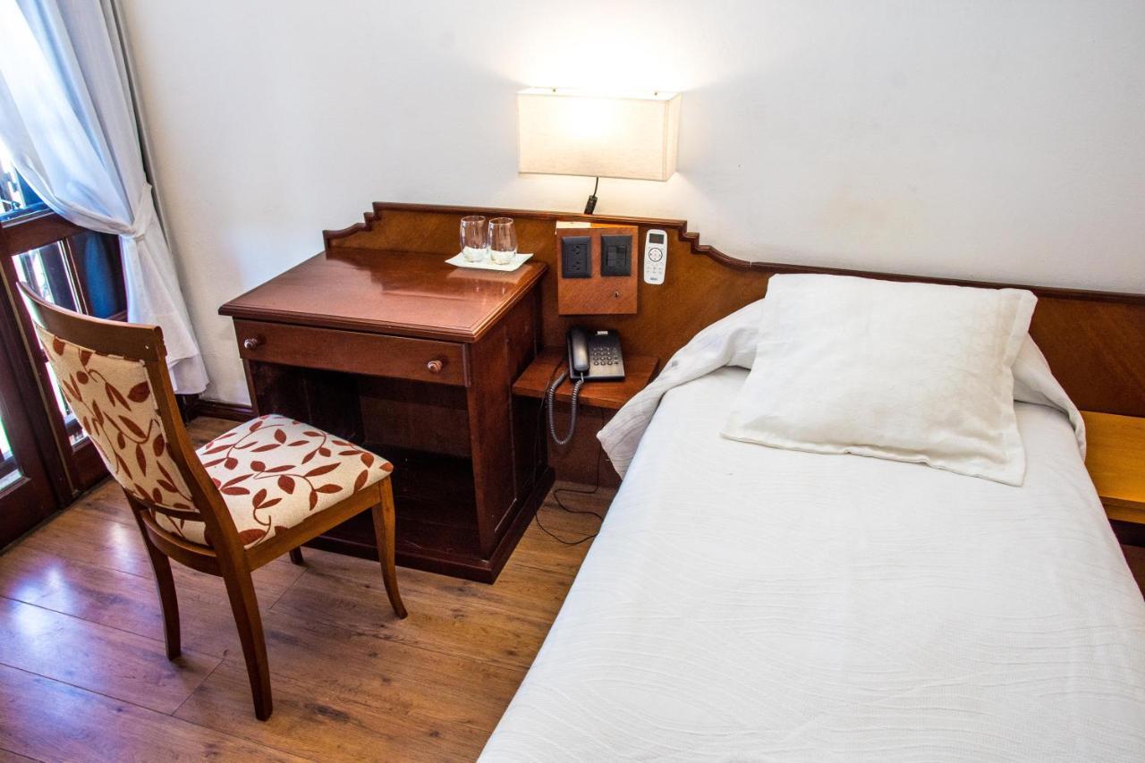 Hotel Santa Catalina Río Cuarto エクステリア 写真